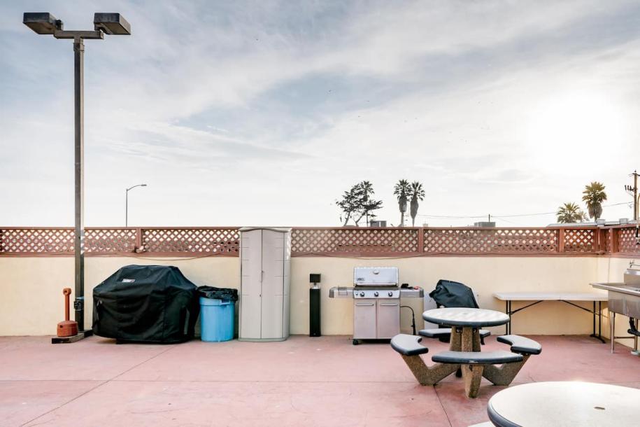 Entire condo in Oceano, California 6 guests1 bedroom3 beds1 bath-4