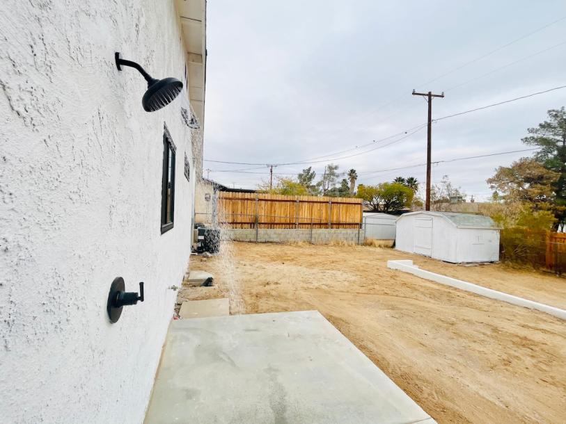 Entire home in Joshua Tree, California 4 guests2 bedrooms2 beds1 bath-4