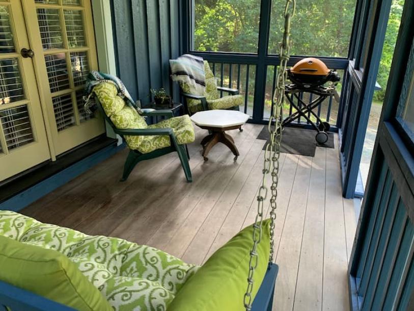 Entire cottage in Nevada City, California 3 guests1 bedroom1 bed1 bath-4