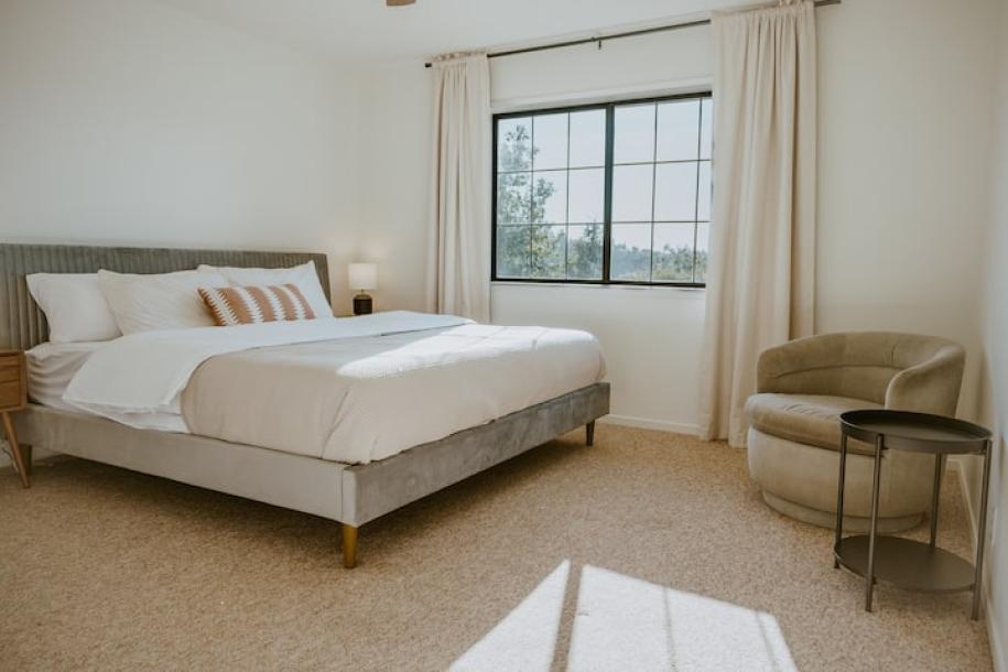 Entire home in Mariposa, California 8 guests3 bedrooms5 beds2.5 baths-8
