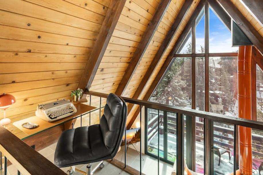 Entire cabin in Big Bear, California 5 guests2 bedrooms2 beds1 bath-9