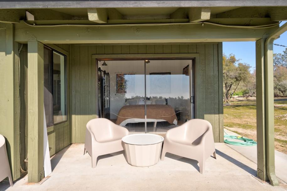 Entire home in Coarsegold, California 6 guests3 bedrooms4 beds2 baths-3