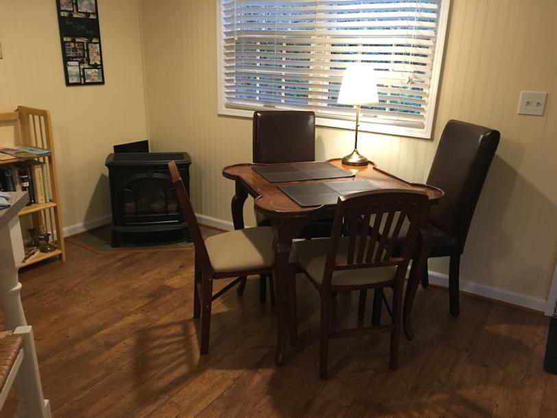 Entire cottage in Nevada City, California 3 guests1 bedroom1 bed1 bath-11