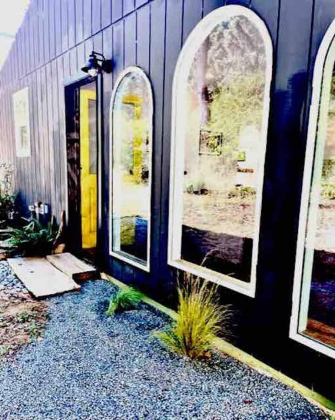 Entire guesthouse in McKinleyville, California 3 guests1 bedroom2 beds1 bath-8