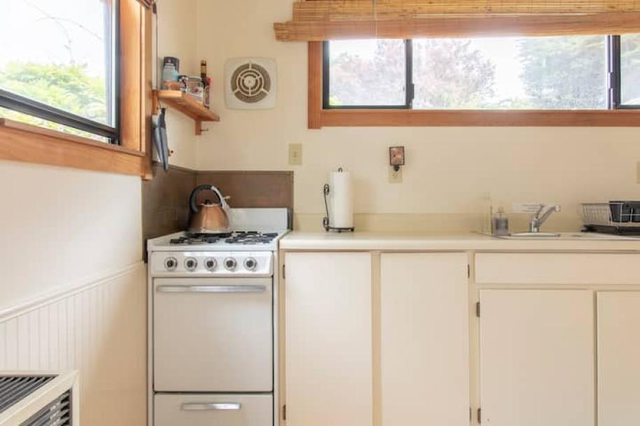 Entire home in Bolinas, California 2 guestsStudio1 bed1 bath-11