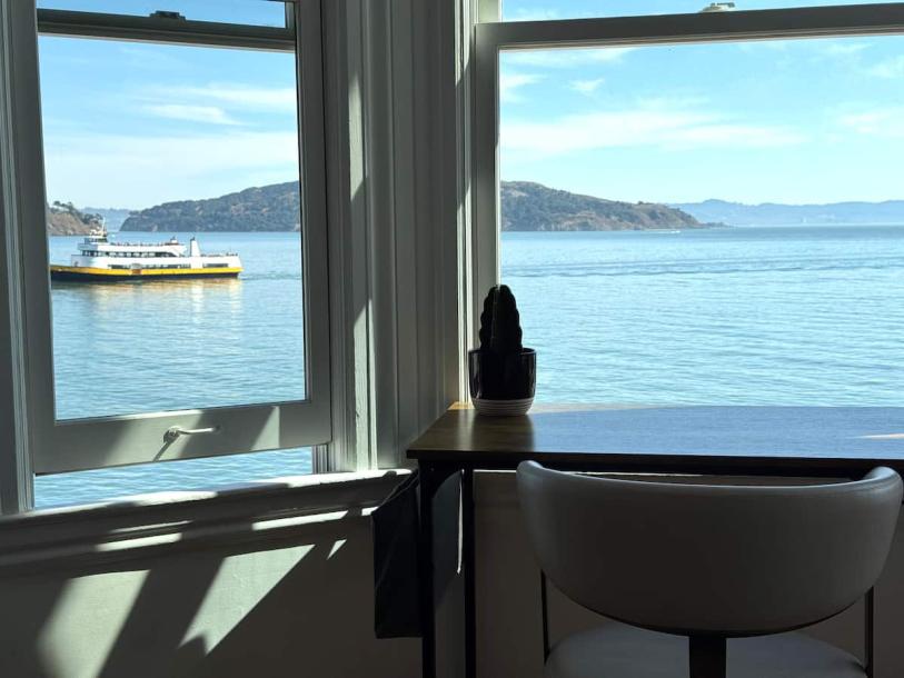Entire rental unit in Sausalito, California 2 guests1 bedroom1 bed1 bath-7