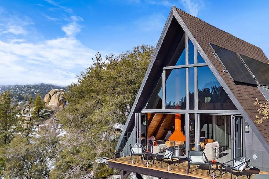 Entire cabin in Big Bear, California 5 guests2 bedrooms2 beds1 bath-15