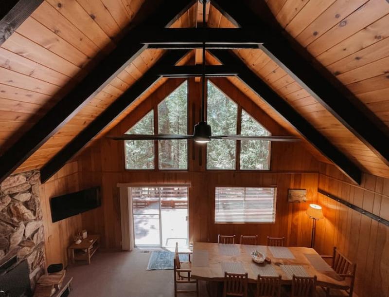 Entire cabin in Arnold, California 8 guests3 bedrooms5 beds1 bath-4