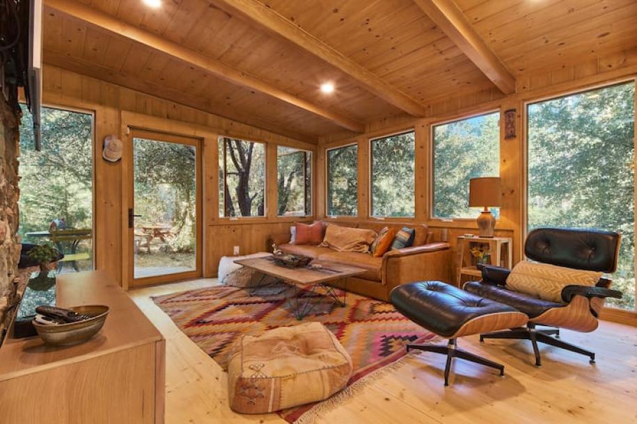 Entire cabin in Idyllwild-Pine Cove, California 7 guests3 bedrooms4 beds2 baths-1