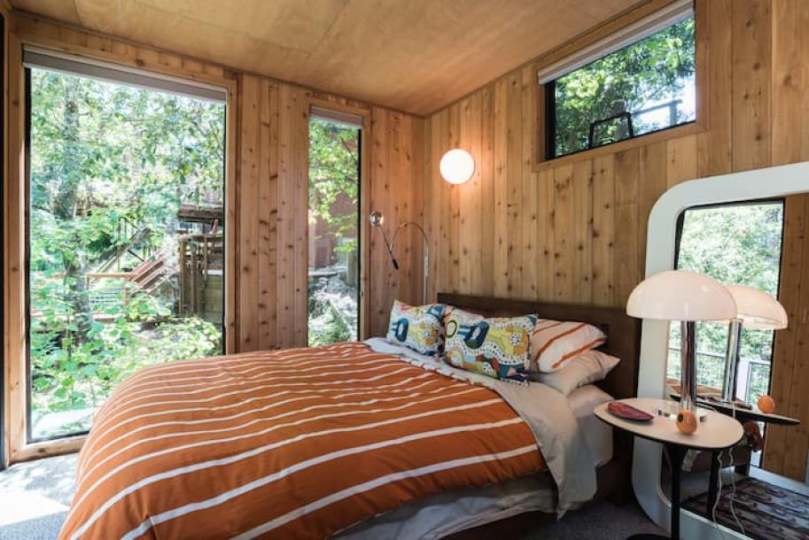 Entire cabin in Guerneville, California 4 guests3 bedrooms3 beds1 bath-7