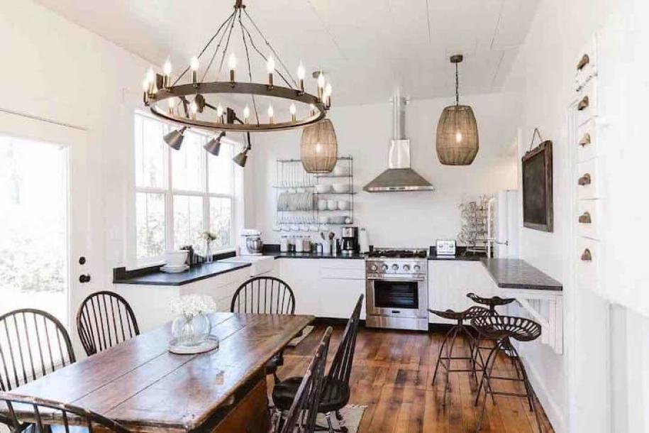 Farm stay in Ferndale, California 10 guests4 bedrooms6 beds1.5 baths-10