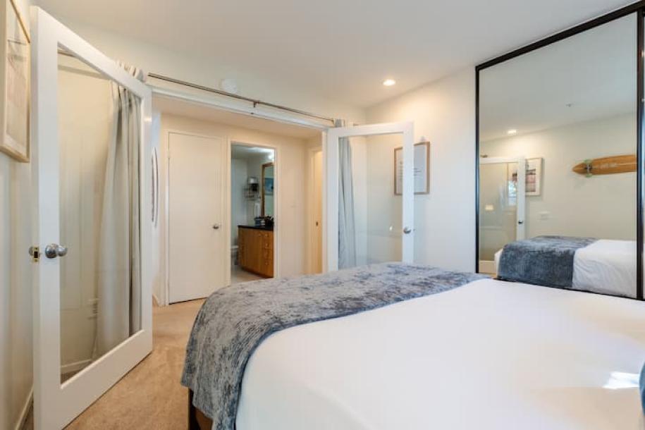 Entire condo in San Diego, California 5 guests2 bedrooms2 beds2 baths-5