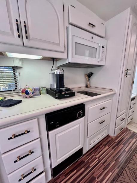 Tiny home in Thousand Oaks, California 2 guests1 bedroom1 bed1 bath-12