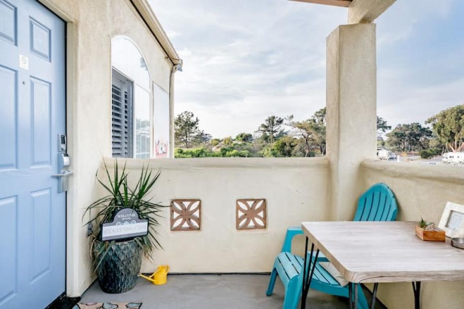 Entire condo in Oceano, California 6 guests1 bedroom3 beds1 bath-6