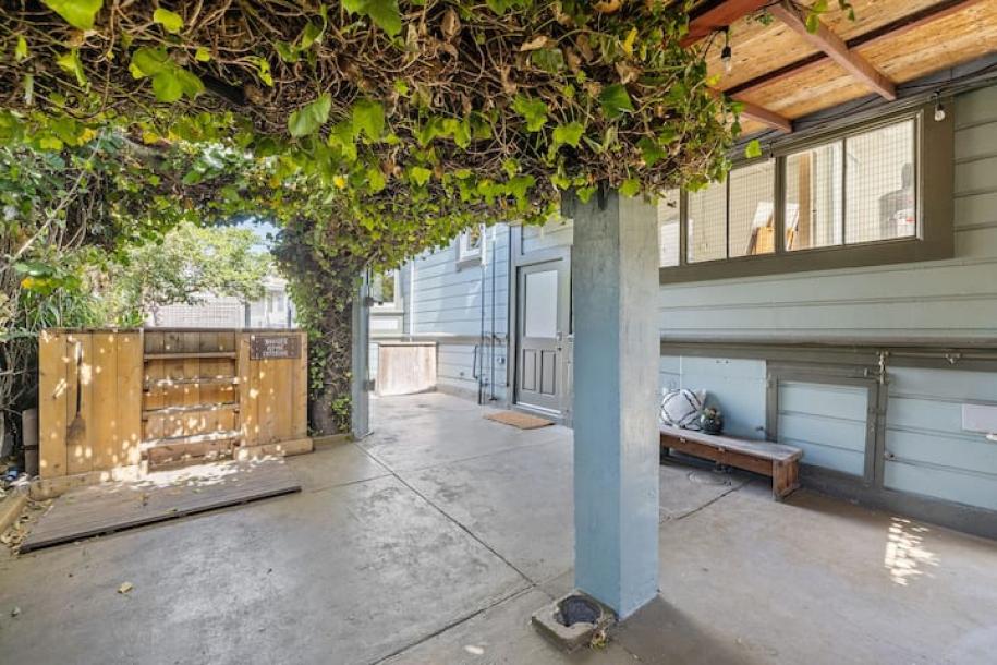 Entire guest suite in Oakland, California 2 guests1 bedroom1 bed1 bath-4