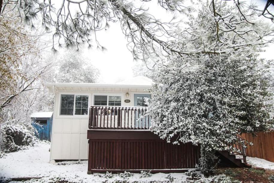 Entire cottage in Julian, California 4 guests2 bedrooms3 beds1 bath-15