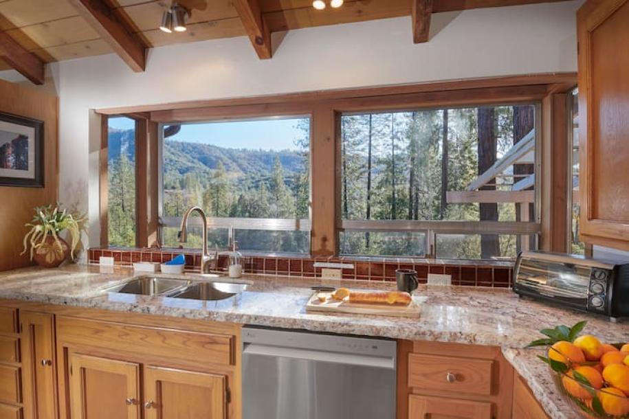 Entire home in Mariposa, California 8 guests3 bedrooms5 beds2 baths-11