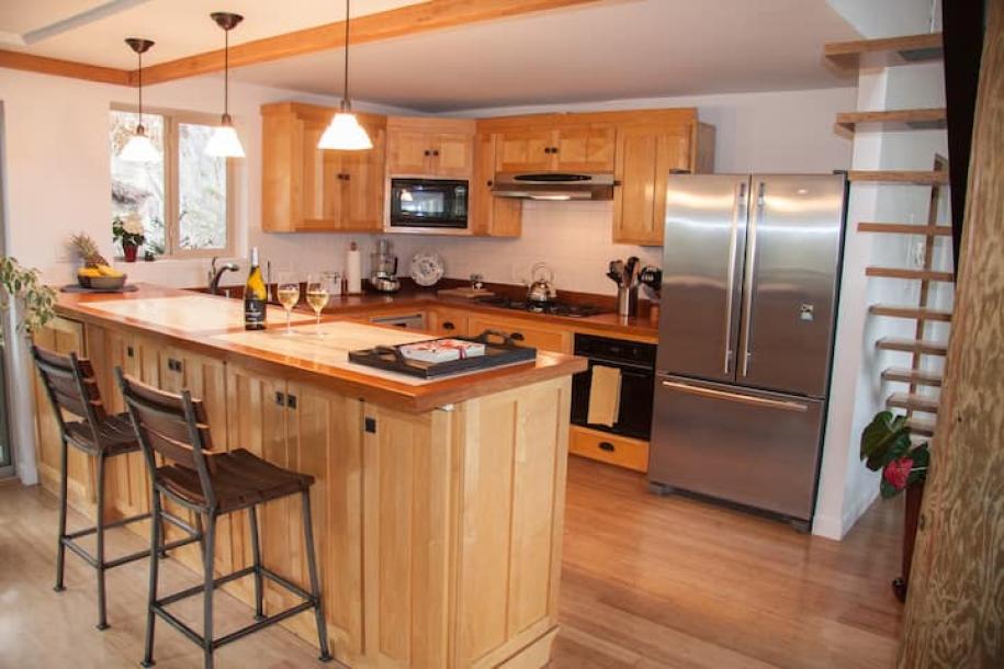 Entire home in Muir Beach, California 2 guests1 bedroom1 bed2 baths-6