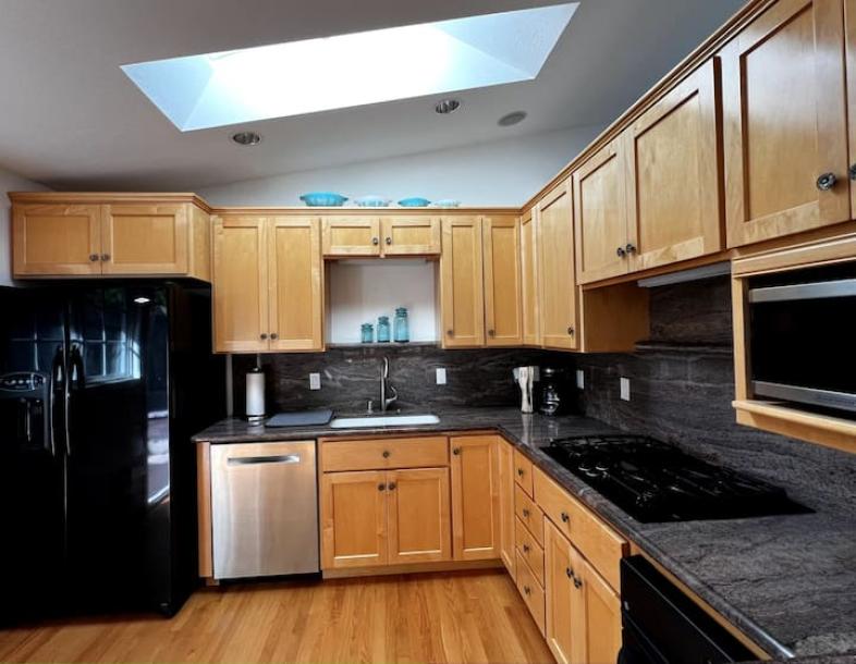 Entire guesthouse in El Granada, California 2 guests1 bedroom1 bed1 bath-10