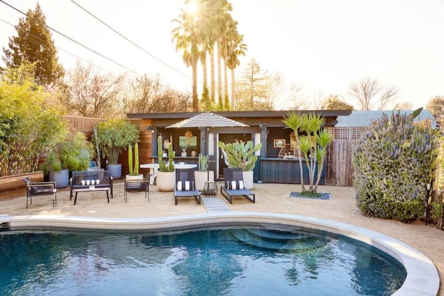 Entire home in Graton, California 4 guests1 bedroom2 beds2 baths-17