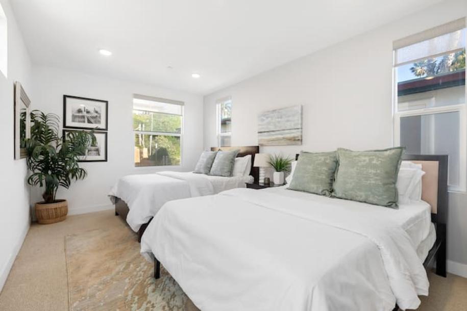 Entire home in Oceanside, California 10 guests3 bedrooms5 beds3.5 baths-4
