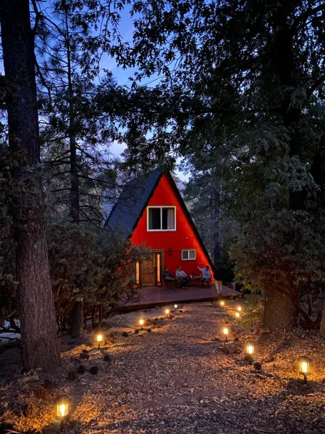 Entire cabin in Idyllwild-Pine Cove, California 7 guests3 bedrooms4 beds2 baths-18