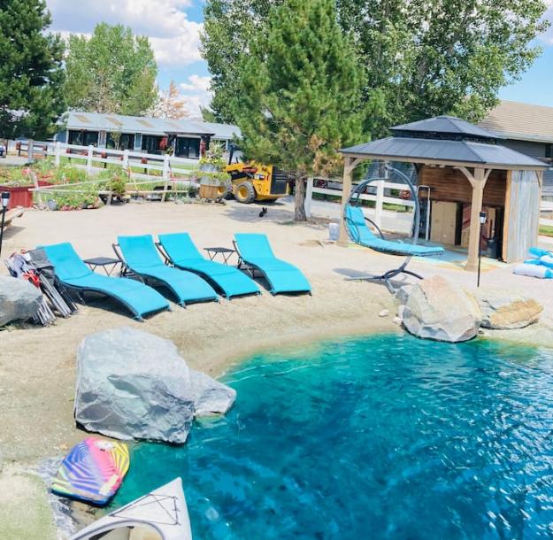 Entire guesthouse in Alturas, California 2 guests1 bedroom1 bath-4