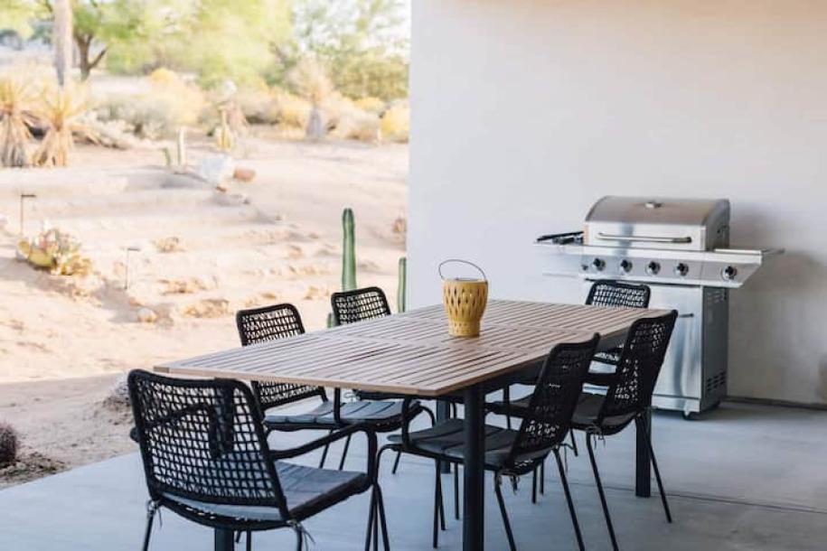 Entire home in Joshua Tree, California 6 guests2 bedrooms2 beds3 baths-8