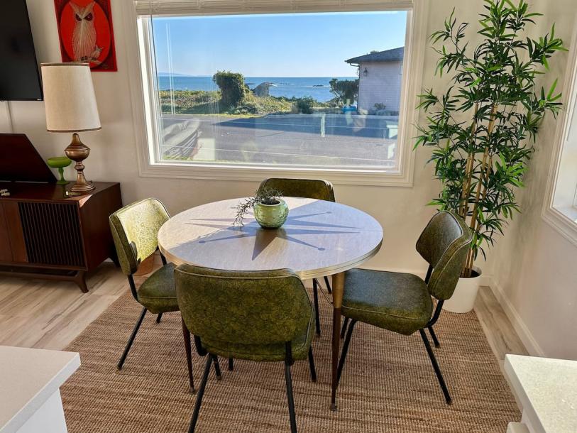 Entire home in Crescent City, California 4 guests2 bedrooms2 beds1 bath-8