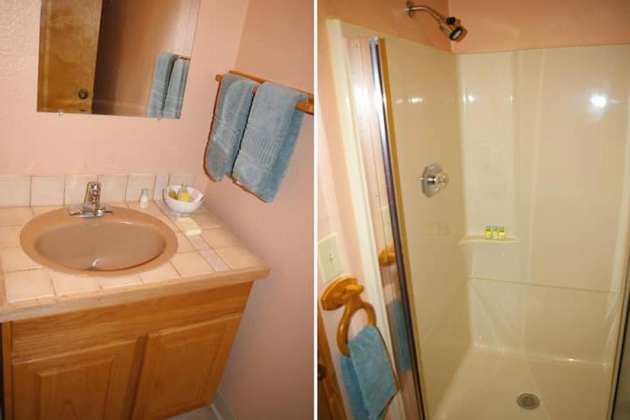Entire rental unit in Weed, California 2 guests1 bedroom1 bed1 bath-5