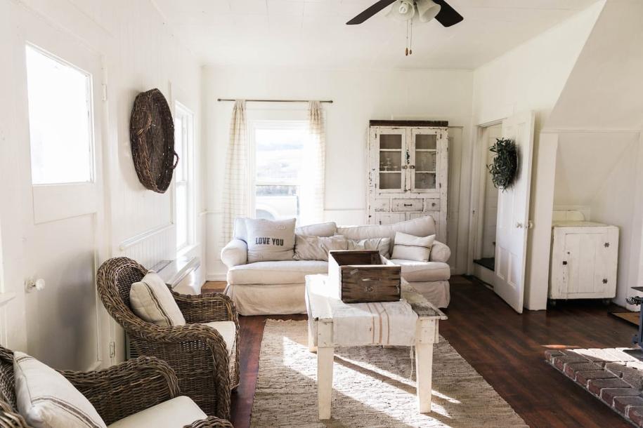 Farm stay in Ferndale, California 10 guests4 bedrooms6 beds1.5 baths-4