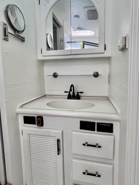 Tiny home in Thousand Oaks, California 2 guests1 bedroom1 bed1 bath-10