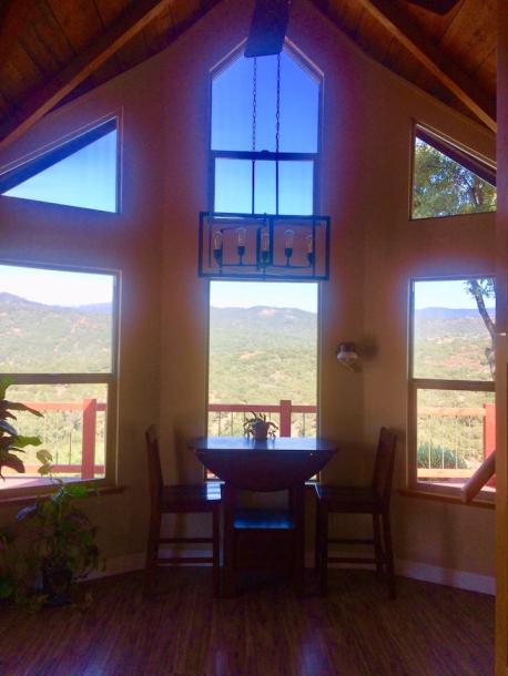 Entire cabin in Oakhurst, California 4 guests1 bedroom2 beds1 bath-4