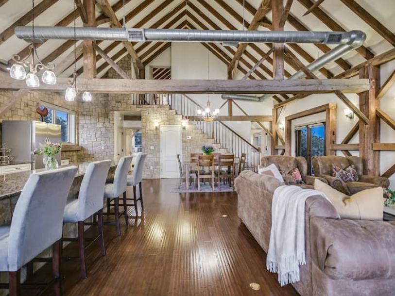 Entire cabin in Wimberley, Texas 6 guests3 bedrooms3 beds2.5 baths-9
