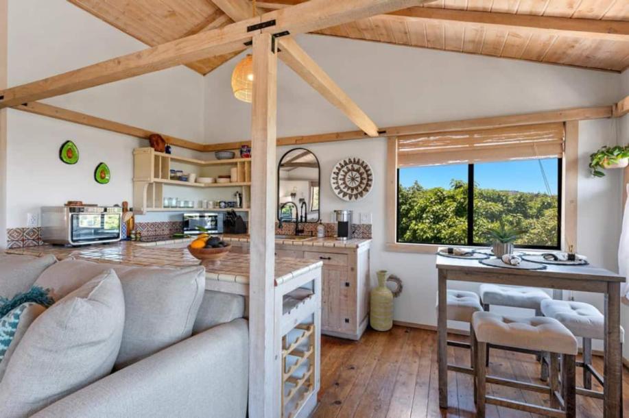 Entire guesthouse in Fallbrook, California 4 guestsStudio2 beds1 bath-8