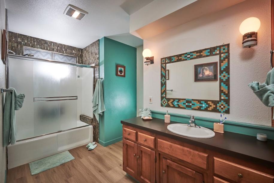 Entire home in Mariposa, California 8 guests3 bedrooms5 beds2 baths-4