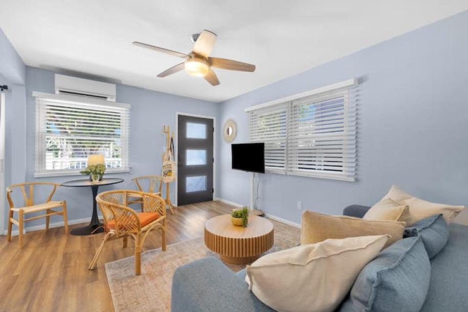 Entire home in San Diego, California 2 guests1 bedroom1 bed1 bath-8