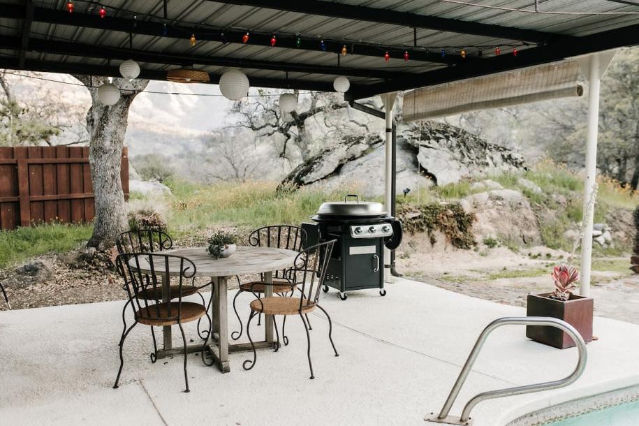 Entire home in Three Rivers, California 6 guests3 bedrooms4 beds2 baths-1