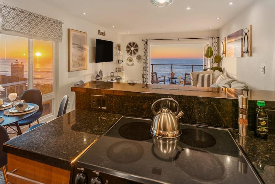 Entire condo in San Diego, California 5 guests2 bedrooms2 beds2 baths-10
