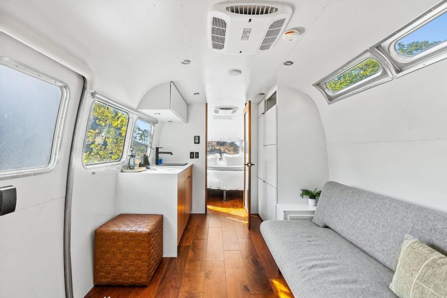 Camper/RV in Coulterville, California 3 guests1 bedroom2 beds1 bath-4