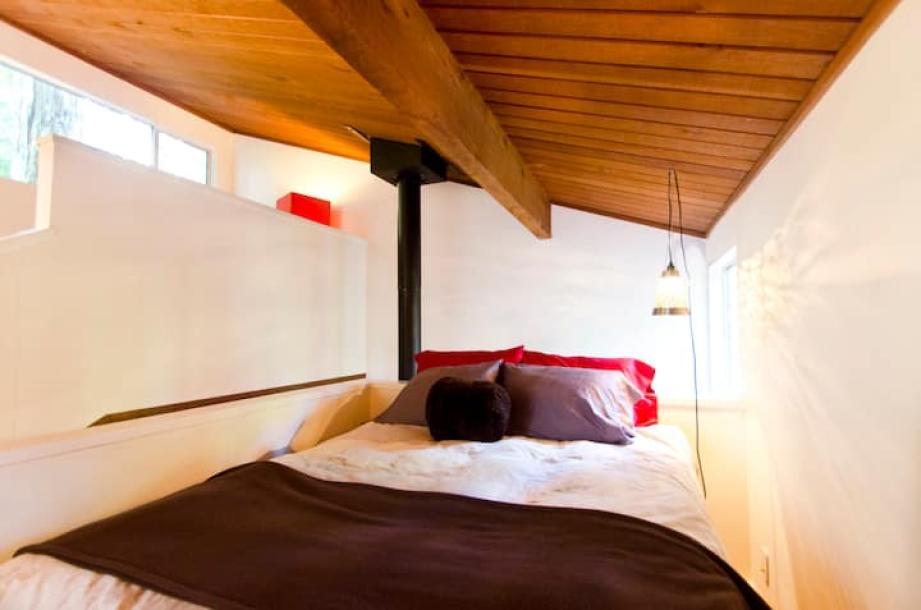 Entire cabin in Cazadero, California 3 guests1 bedroom1 bed1 bath-7