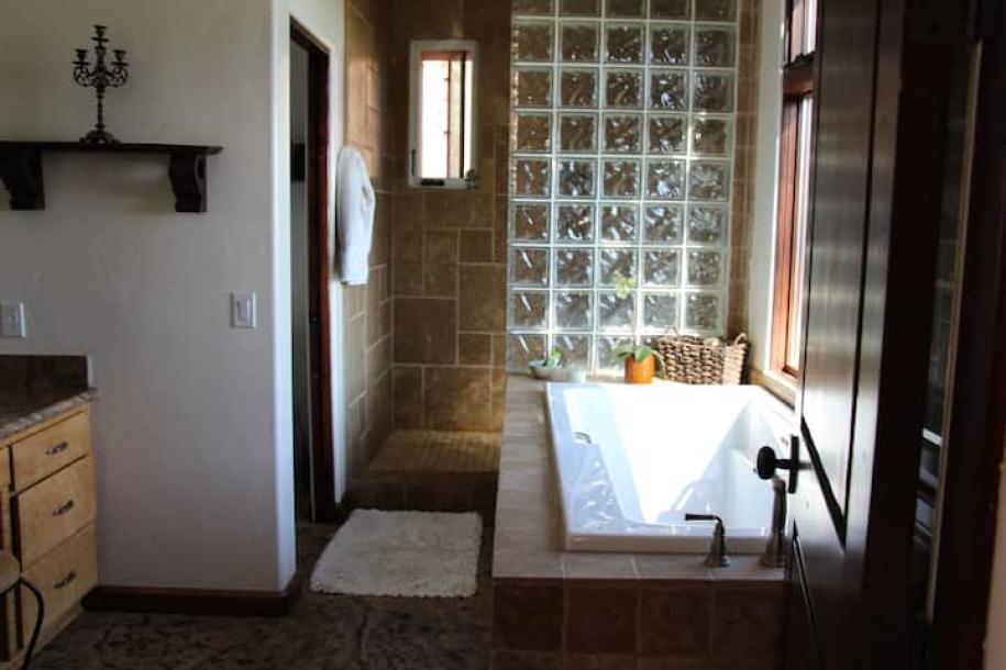 Entire guesthouse in Malibu, California 2 guests1 bedroom1 bed1.5 baths-14