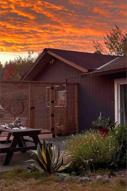 Entire guesthouse in McKinleyville, California 3 guests1 bedroom2 beds1 bath-0