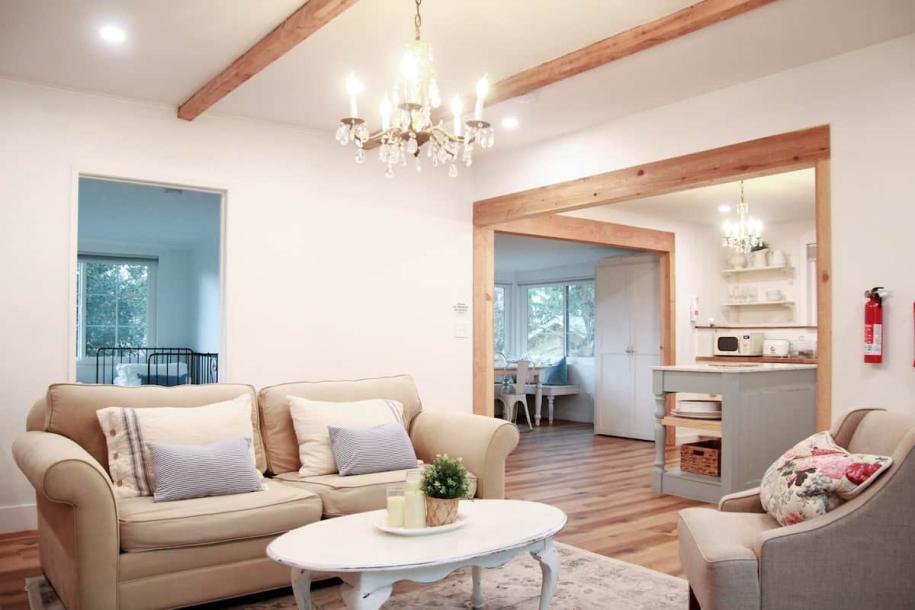 Entire cottage in Julian, California 4 guests2 bedrooms3 beds1 bath-13