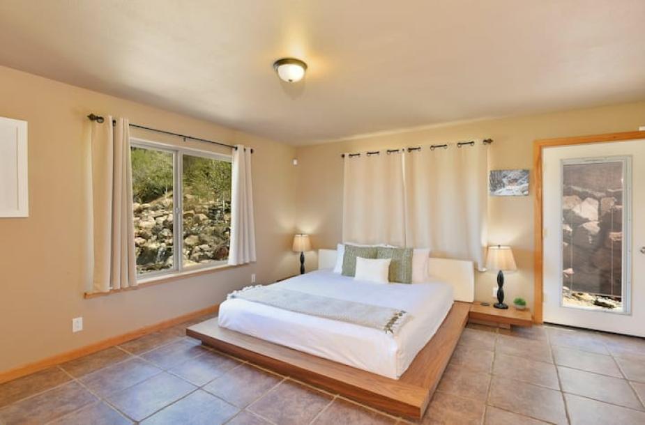 Entire home in Mount Shasta, California 8 guests4 bedrooms4 beds3.5 baths-13