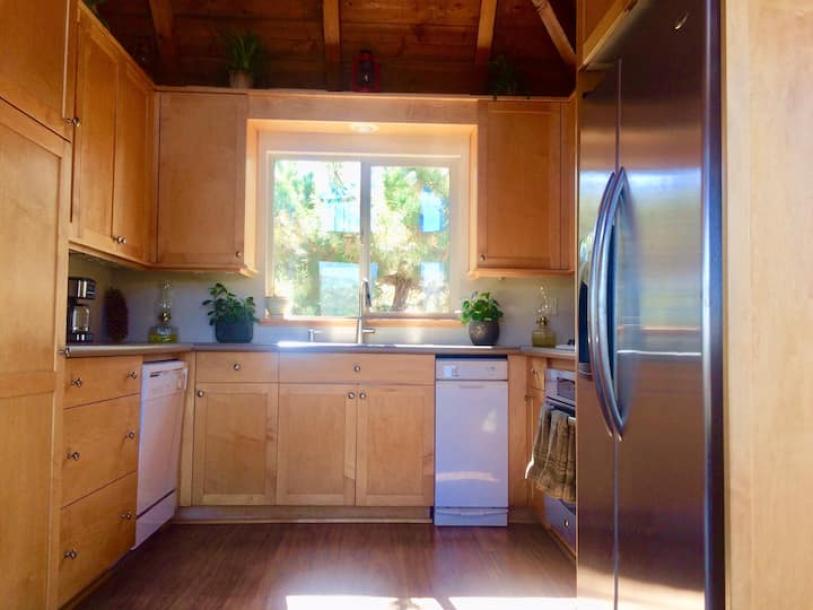 Entire cabin in Oakhurst, California 4 guests1 bedroom2 beds1 bath-1