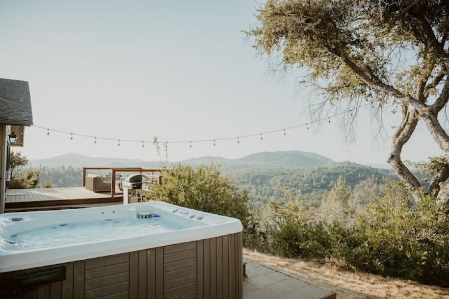 Entire home in Mariposa, California 8 guests3 bedrooms5 beds2.5 baths-3