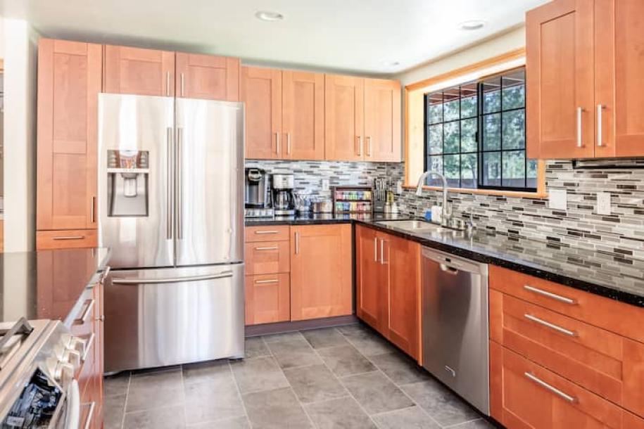 Entire cabin in Big Bear, California 12 guests8 bedrooms16 beds6.5 baths-16