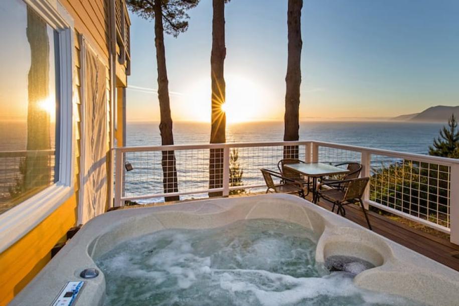 Entire condo in Whitethorn, California 4 guests1 bedroom3 beds1 bath-6