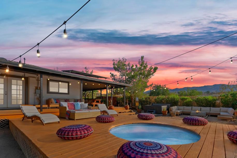 Entire home in Joshua Tree, California 6 guests3 bedrooms5 beds2 baths-0